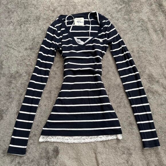 Abercrombie&Fitch navy blue 白 striped 長袖 トップ 【公式通販】